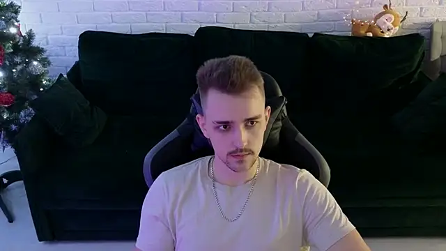 Larstar01 online show from 7, 1, 2025