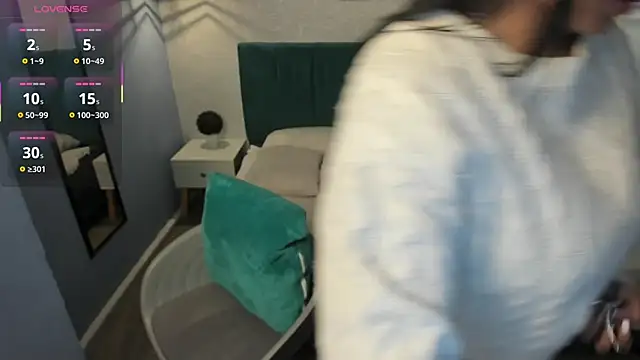 tiffani  love online show from 5, 3, 2025