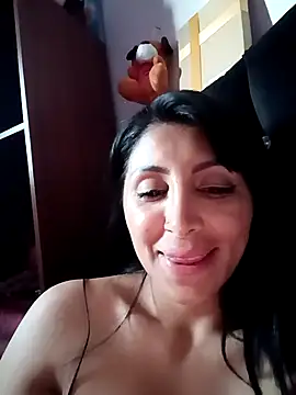 tiffani  love online show from 20, 10, 2025