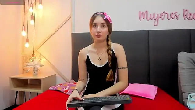 AlissonMartin online show from 4, 2, 2025