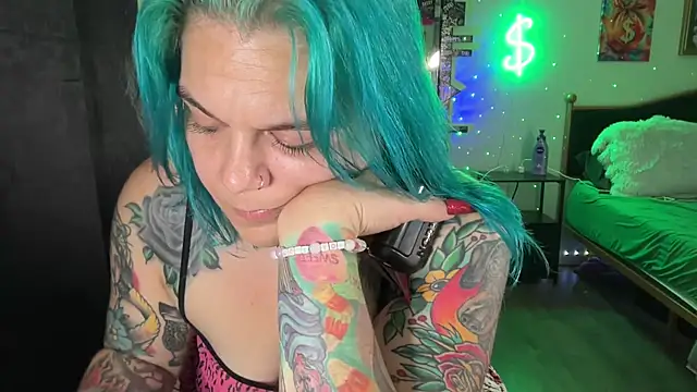 Snapshot of CherryBombBomb chatting on 3, 11, 2025 CherryBombBomb online show from 3, 11, 2025