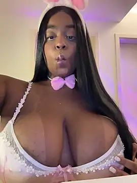 latinababyy online show from 15, 2, 2026