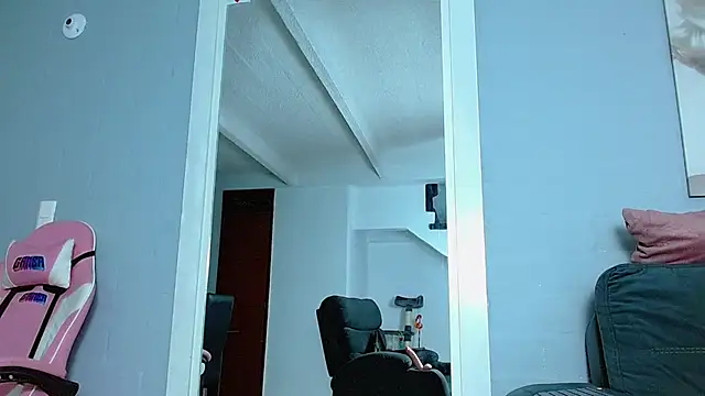 Snapshot of rousebonnett chatting on 13, 12, 2024 rousebonnett online show from 13, 12, 2024