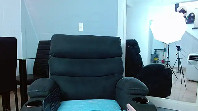 Snapshot of rousebonnett chatting on 23, 1, 2025 rousebonnett online show from 23, 1, 2025