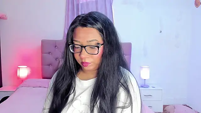 Latinabombsheell online show from 8, 10, 2025