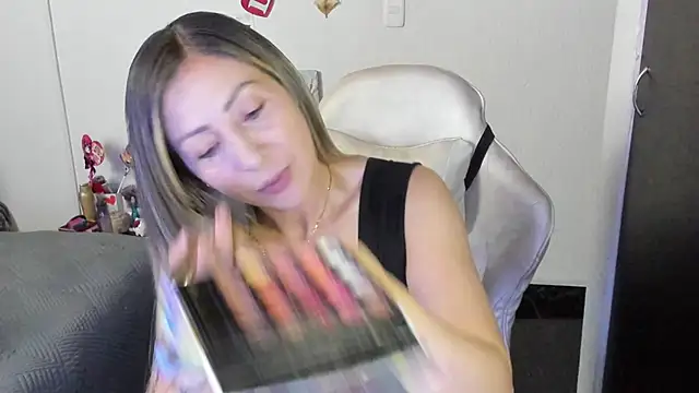 Andreina Suann online show from 11, 2, 2026