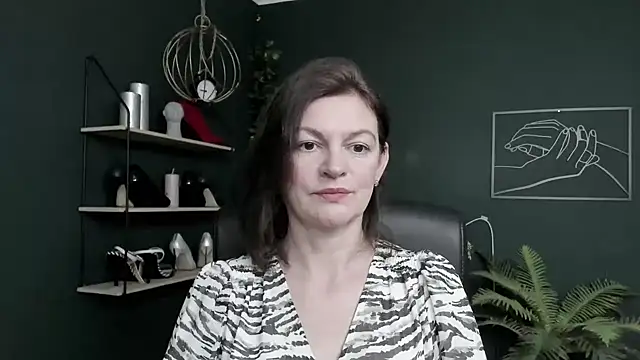 Snapshot of VivianWILD chatting on 16, 6, 2026 VivianWILD online show from 16, 6, 2026