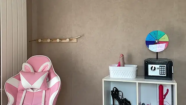 lucie mehott online show from 13, 11, 2025