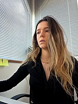 lucie mehott online show from 24, 2, 2026