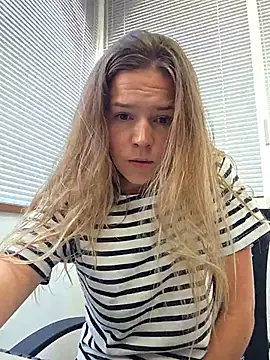 Snapshot of lucie_mehott chatting on 28, 7, 2026 lucie mehott online show from 28, 7, 2026