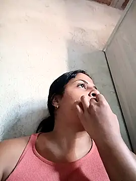 Giselabrunette25 online show from 31, 1, 2026