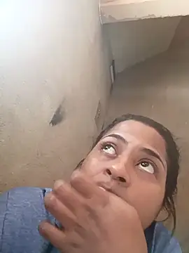 Giselabrunette25 online show from 15, 4, 2026