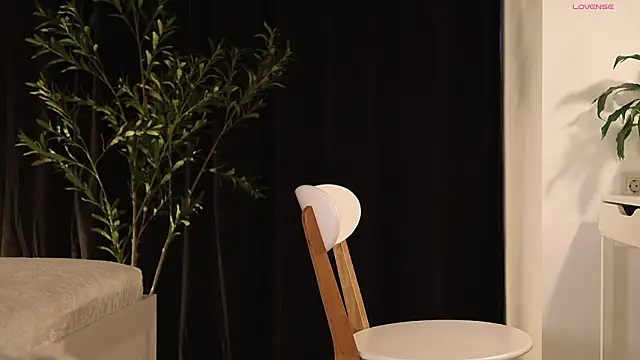 AnnittaStar online show from 2, 2, 2026