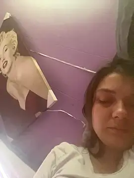 Snapshot of itzcheyduh chatting on 14, 10, 2025 itzcheyduh online show from 14, 10, 2025