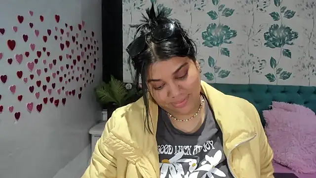 LindaBreeS online show from 15, 2, 2025