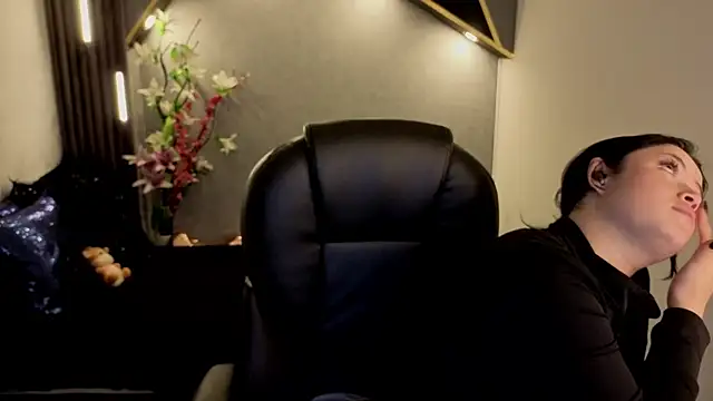 almma shy online show from 25, 11, 2025