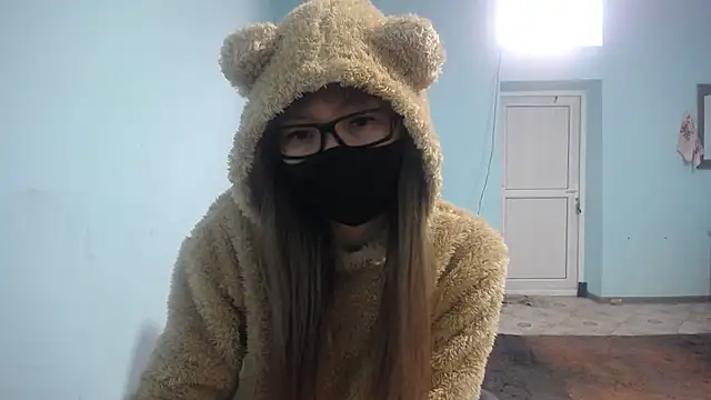 elllaaxx online show from 7, 3, 2025