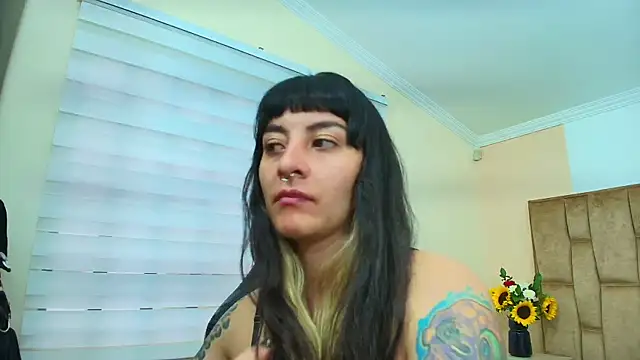 Naughty Kittenm online show from 27, 9, 2025