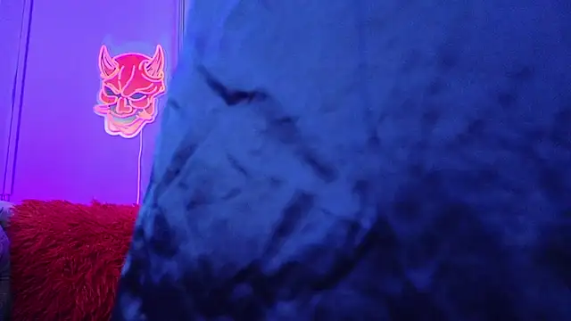 Julieta Russell online show from 7, 2, 2025