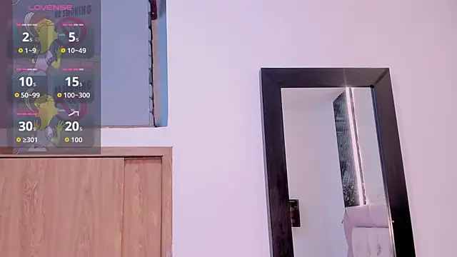 laurem-paulette online show from 8, 10, 2025