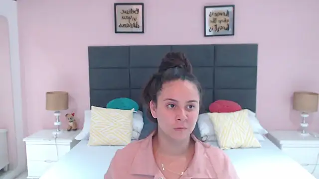 Snapshot of MadisonJenner chatting on 11, 1, 2025 MadisonJenner online show from 11, 1, 2025