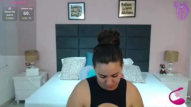 Snapshot of MadisonJenner chatting on 6, 10, 2025 MadisonJenner online show from 6, 10, 2025