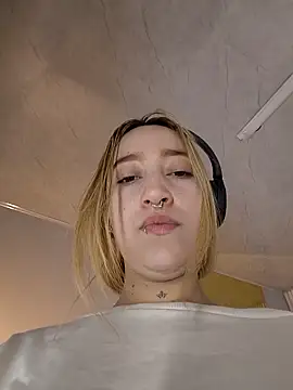 MollyCruz online show from 19, 12, 2025