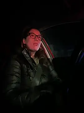 HotXMom online show from 8, 1, 2025