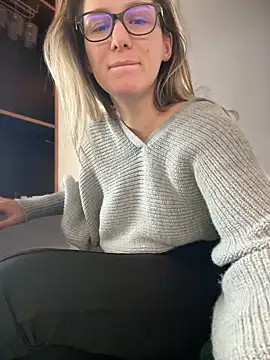 HotXMom online show from 13, 1, 2025