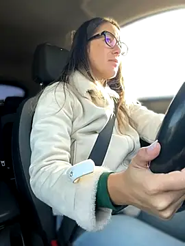 HotXMom online show from 26, 9, 2025