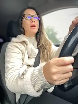 HotXMom online show from 13, 10, 2025