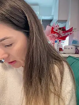 HotXMom online show from 25, 2, 2026