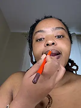 Snapshot of Linahlove chatting on 11, 7, 2026 Linahlove online show from 11, 7, 2026