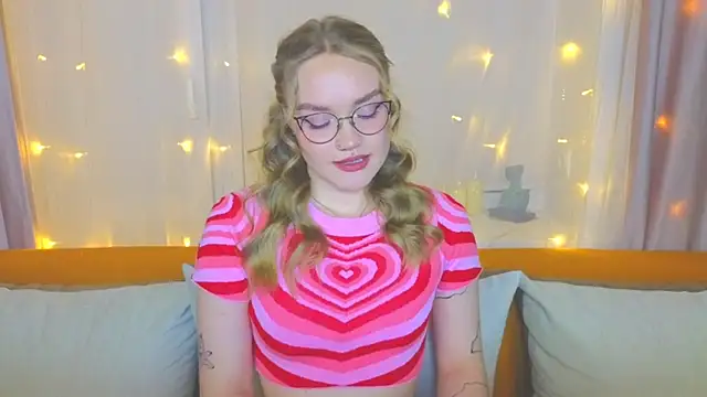 Aurora Golden1 online show from 18, 3, 2025