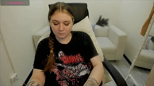 Snapshot of AlisaBacker chatting on 27, 12, 2024 AlisaBacker online show from 27, 12, 2024