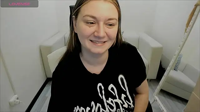 Snapshot of AlisaBacker chatting on 11, 1, 2025 AlisaBacker online show from 11, 1, 2025