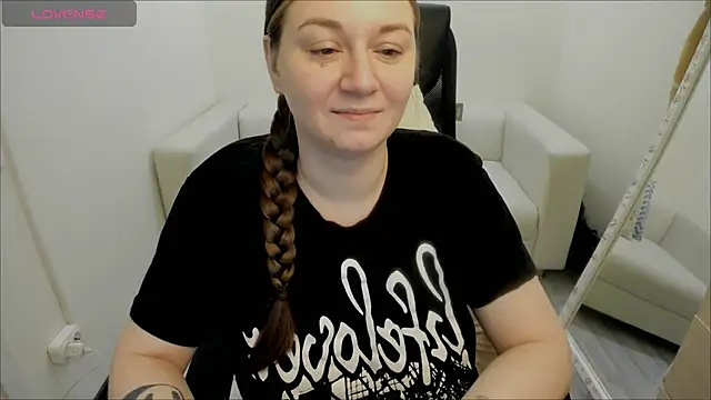 Snapshot of AlisaBacker chatting on 11, 1, 2025 AlisaBacker online show from 11, 1, 2025