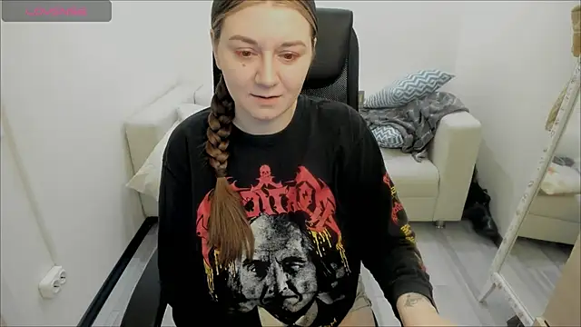 Snapshot of AlisaBacker chatting on 11, 1, 2025 AlisaBacker online show from 11, 1, 2025