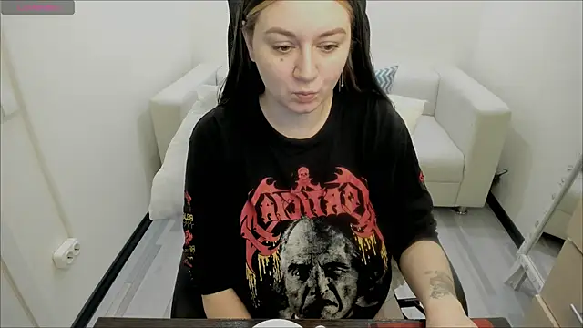 Snapshot of AlisaBacker chatting on 11, 2, 2025 AlisaBacker online show from 11, 2, 2025