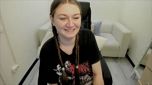 Snapshot of AlisaBacker chatting on 11, 2, 2025 AlisaBacker online show from 11, 2, 2025