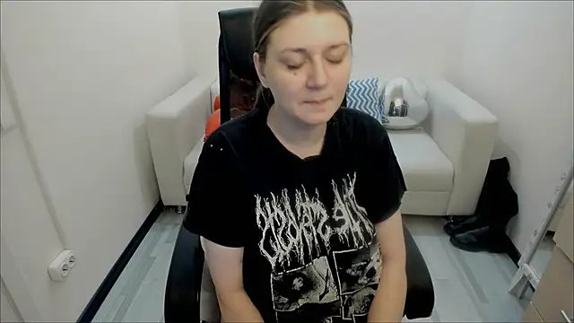 Snapshot of AlisaBacker chatting on 21, 2, 2025 AlisaBacker online show from 21, 2, 2025