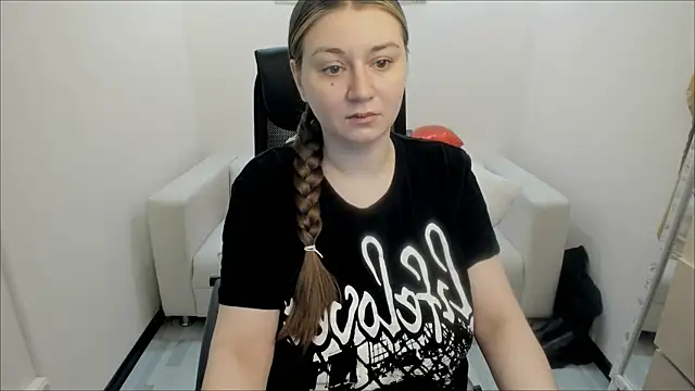 Snapshot of AlisaBacker chatting on 24, 2, 2025 AlisaBacker online show from 24, 2, 2025