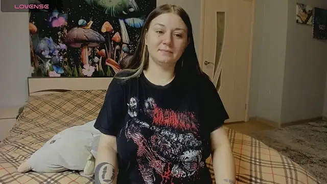 Snapshot of AlisaBacker chatting on 17, 10, 2025 AlisaBacker online show from 17, 10, 2025