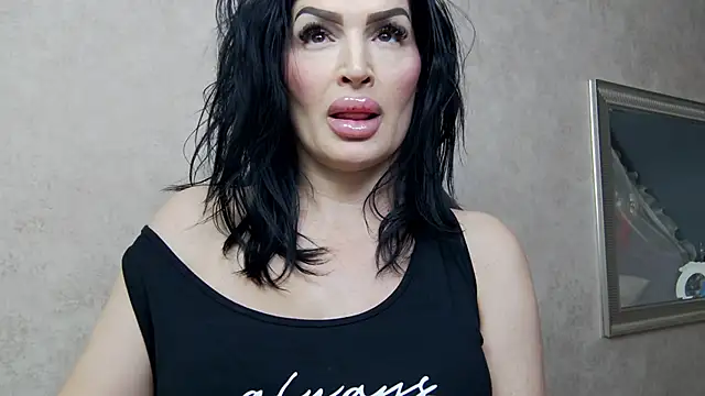 NicolleReyn online show from 11, 2, 2025