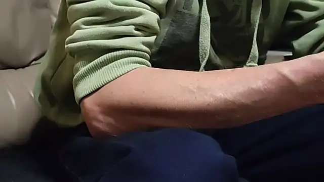 Snapshot of brenzs chatting on 8, 11, 2025 brenzs online show from 8, 11, 2025