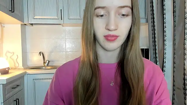 Snapshot of leslie_my_lovee chatting on 18, 11, 2025 leslie my lovee online show from 18, 11, 2025