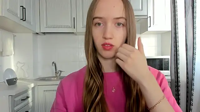 Snapshot of leslie_my_lovee chatting on 23, 11, 2025 leslie my lovee online show from 23, 11, 2025