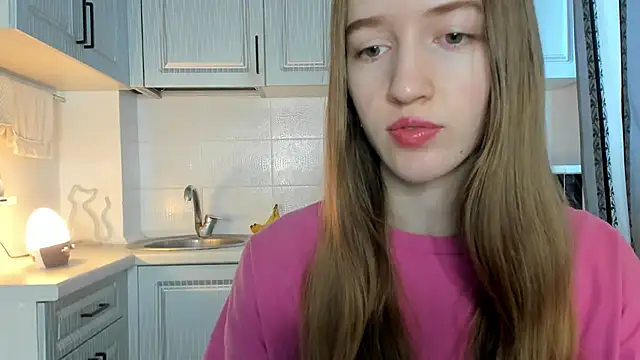 Snapshot of leslie_my_lovee chatting on 30, 11, 2025 leslie my lovee online show from 30, 11, 2025