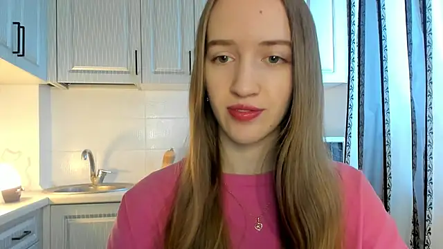 Snapshot of leslie_my_lovee chatting on 14, 12, 2025 leslie my lovee online show from 14, 12, 2025