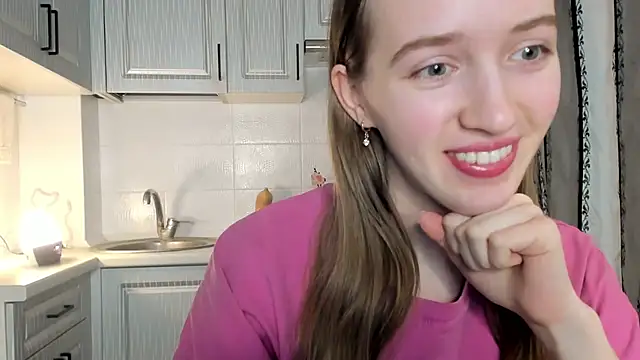 Snapshot of leslie_my_lovee chatting on 15, 12, 2025 leslie my lovee online show from 15, 12, 2025